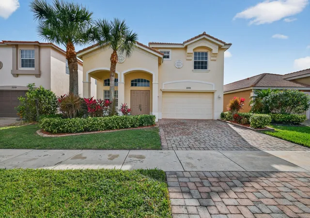 4th image of 2205 Sw Newport Isles Blvd, Port Saint Lucie, FL 34953 | MLS# R11145423