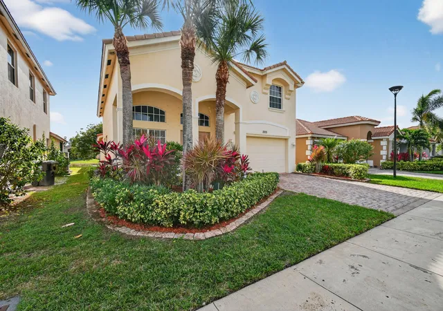 5th image of 2205 Sw Newport Isles Blvd, Port Saint Lucie, FL 34953 | MLS# R11145423