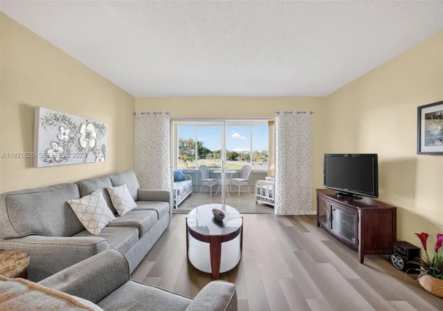 Homes for sale in Margate, FL | 7817 Golf Cir Dr #301, Margate, FL 33063 | MLS# A11921625