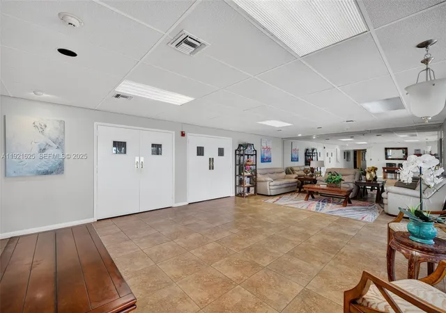 Homes for sale in Margate, FL | 7817 Golf Circle Drive, Margate, FL 33063 | Houzeo