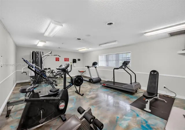 Homes for sale in Margate, FL | 7817 Golf Circle Drive, Margate, FL 33063 | Houzeo