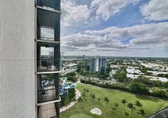 3rd image of 20335 W Country Club Dr #2101, Aventura, FL 33180 | MLS# A11924436