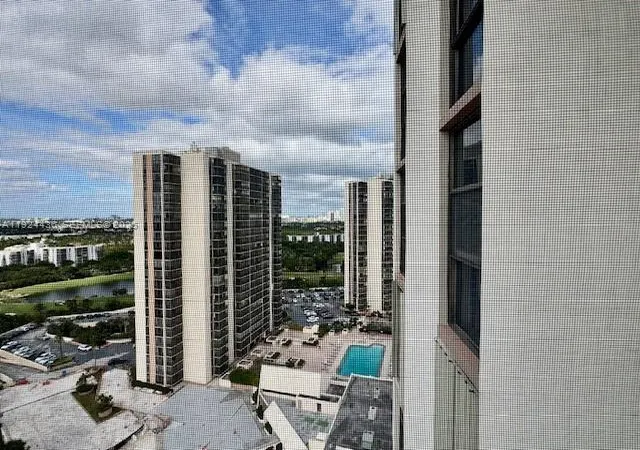 4th image of 20335 W Country Club Dr #2101, Aventura, FL 33180 | MLS# A11924436