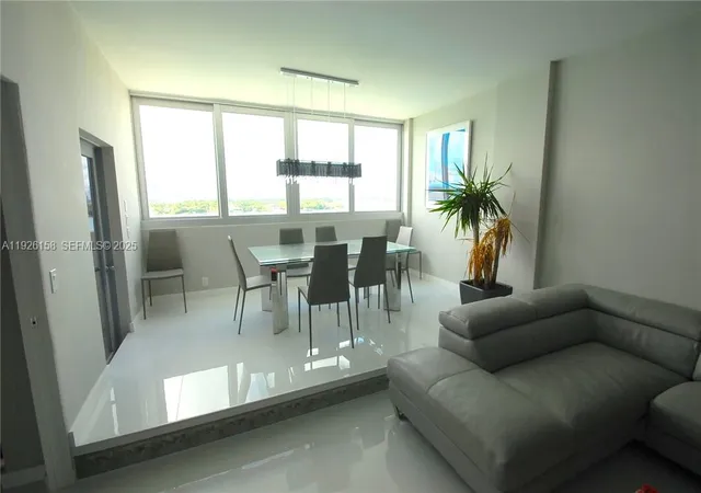4th image of 800 W Ave Ph27, Miami Beach, FL 33139
