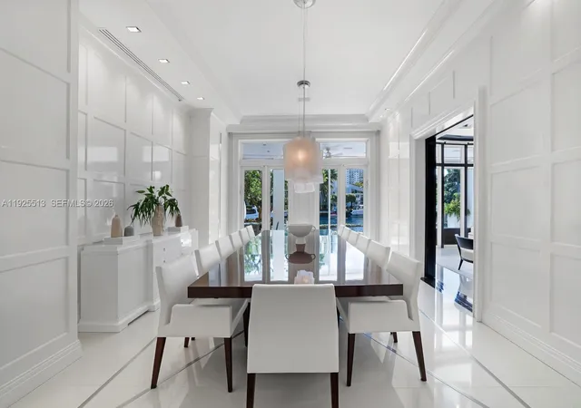 5th image of 142 S Island Dr, Golden Beach, FL 33160 | MLS# A11925513