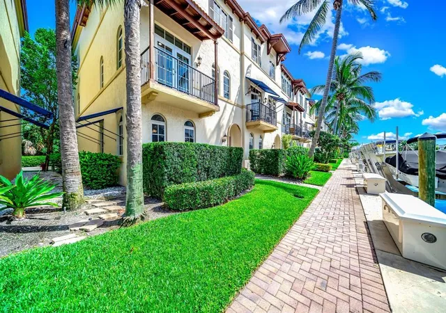 Homes for sale in Boynton Beach, FL | 824 Virginia Garden Dr, Boynton Beach, FL 33435 | MLS# R11145806