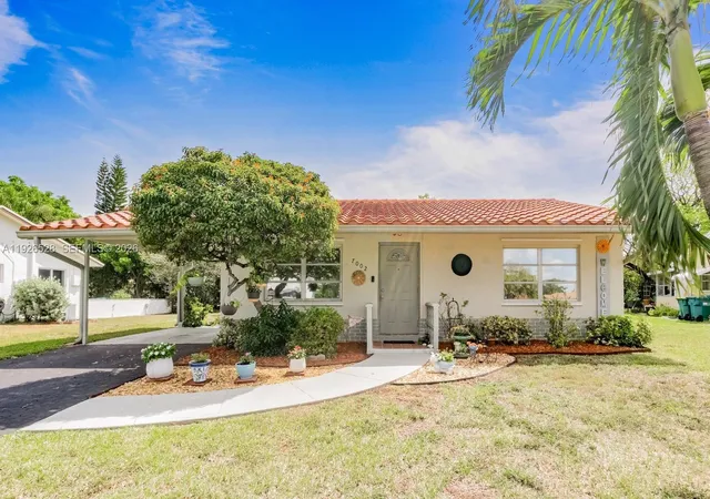 Homes for sale in Tamarac, FL | 7002 Nw 95th Ave, Tamarac, FL 33321 | MLS# A11926528