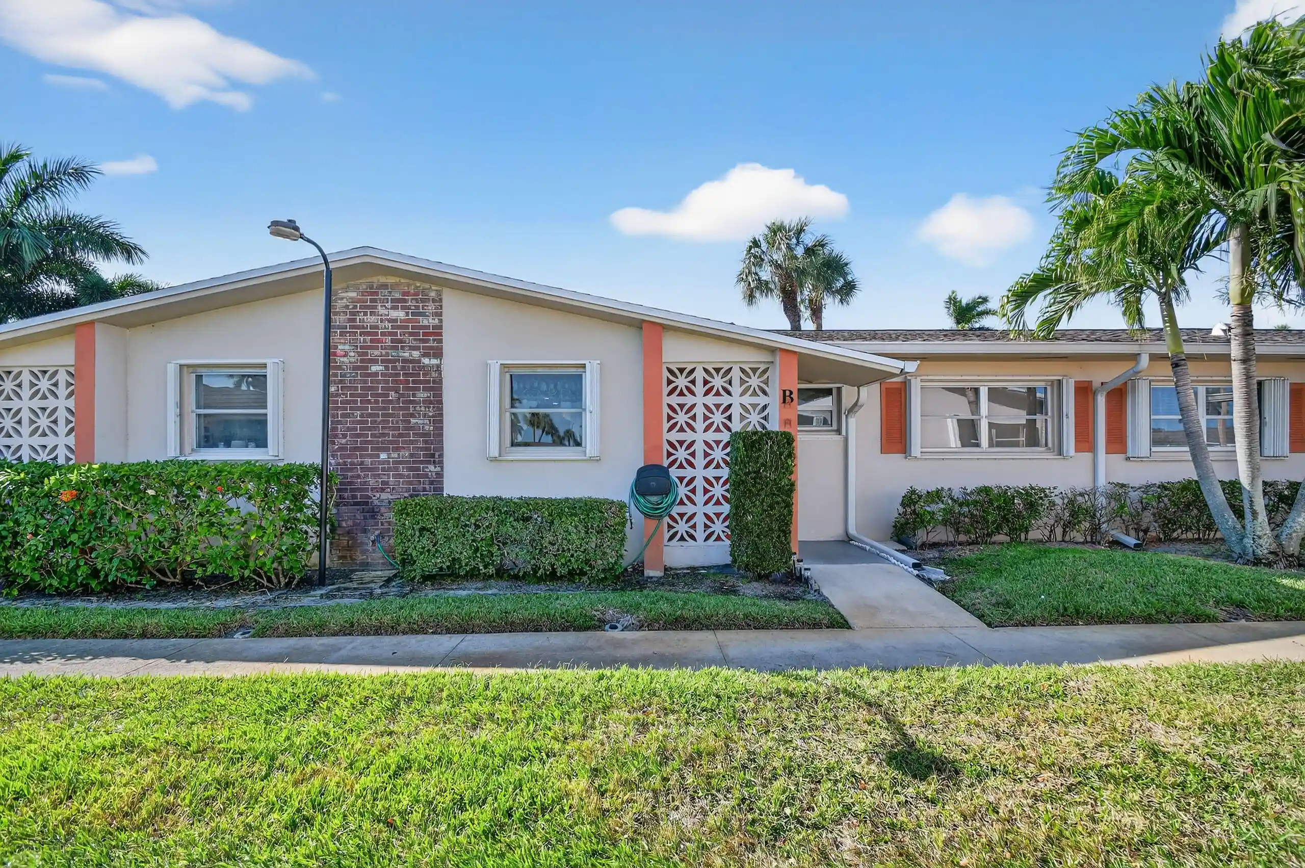 Photo 1 of Single family home for sale at 2667 Dudley Dr #B, West Palm Beach, FL 33415 | MLS# R11145934 | Listing updated on 2026-10-09