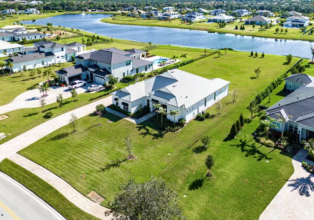1st image of 20076 Se Bridgewater Dr, Jupiter, FL 33458 | MLS# R11146020