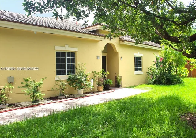 Homes for sale in Homestead, FL | 1209 Ne 32nd Ave, Homestead, FL 33033 | MLS# A11926730