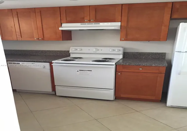 1st image of 9375 Fontainebleau Blvd #L423, Miami, FL 33172 | MLS# A11926882
