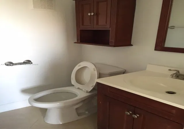 5th image of 9375 Fontainebleau Blvd #L423, Miami, FL 33172 | MLS# A11926882
