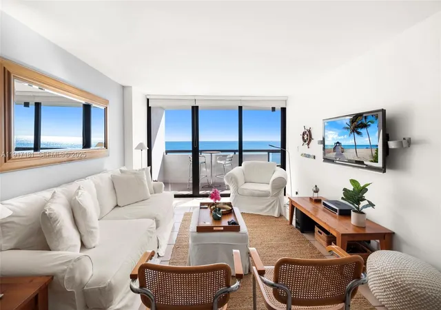 4th image of 2555 Collins Ave #805, Miami Beach, FL 33140 | MLS# A11917181