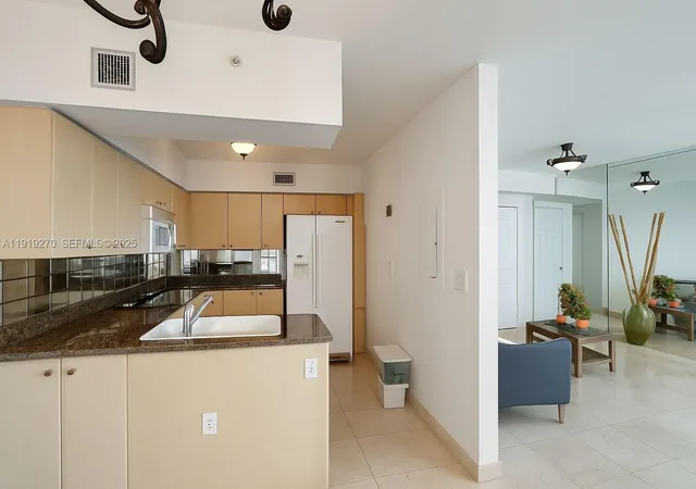 4th image of 3370 Hidden Bay Dr #511, Ojus, FL 33180 | MLS# A11919270