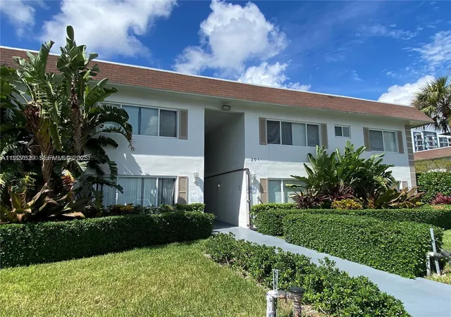 Homes for sale in Pompano Beach, FL | 151 Se 6th Ave #2, Pompano Beach, FL 33060 | MLS# A11927529