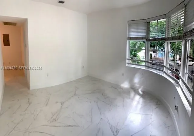 3rd image of 1000 Meridian Ave #23, Miami Beach, FL 33139 | MLS# A11928792