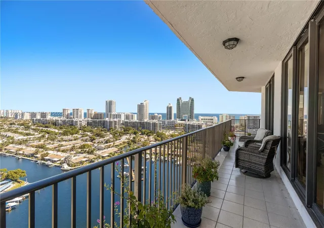 3rd image of 300 Three Islands Blvd #PH2A, Hallandale, FL 33009 | MLS# A11902941