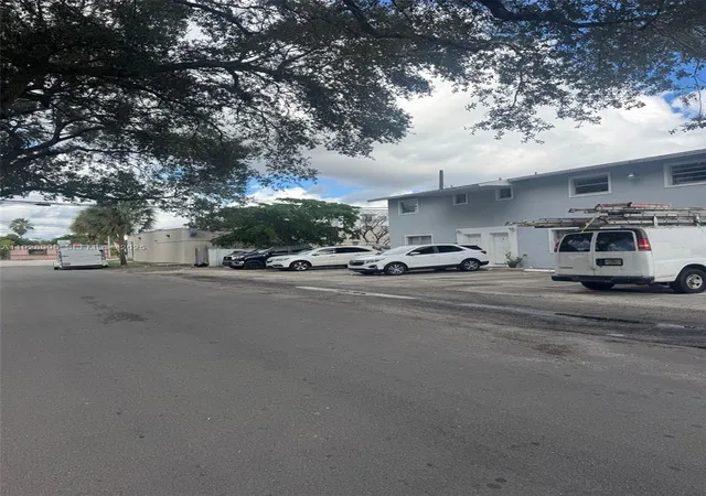 Homes for sale in Fort Lauderdale, FL | 3821 Sw 13Th Ct, Fort Lauderdale, FL 33312 | MLS# A11928995