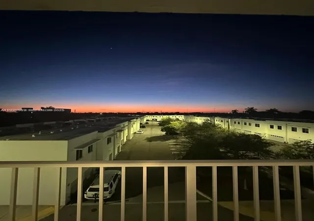 5th image of 2651 Ne 212Th Ter #400, Miami, FL 33180 | MLS# A11929009