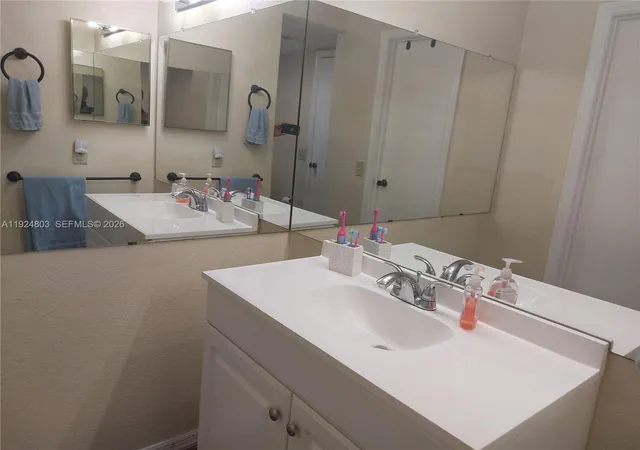 5th image of 12510 Vista Isles Dr #1227, Sunrise, FL 33325 | MLS# A11924803