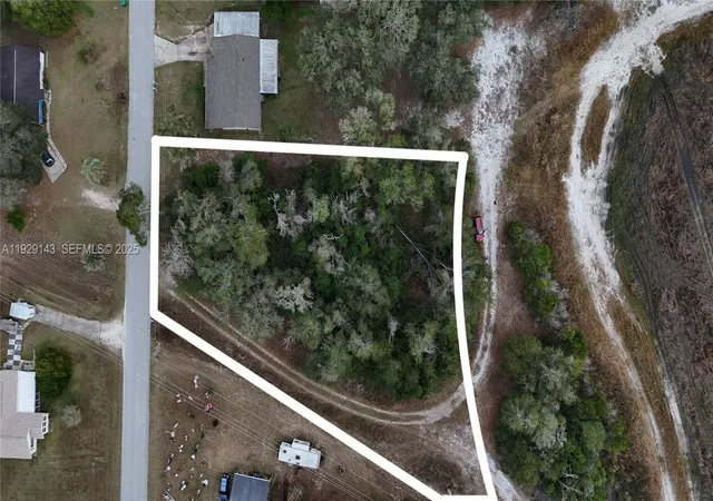 2nd image of 7800 E Savannah Dr, Floral City, FL 34436 | MLS# A11929143