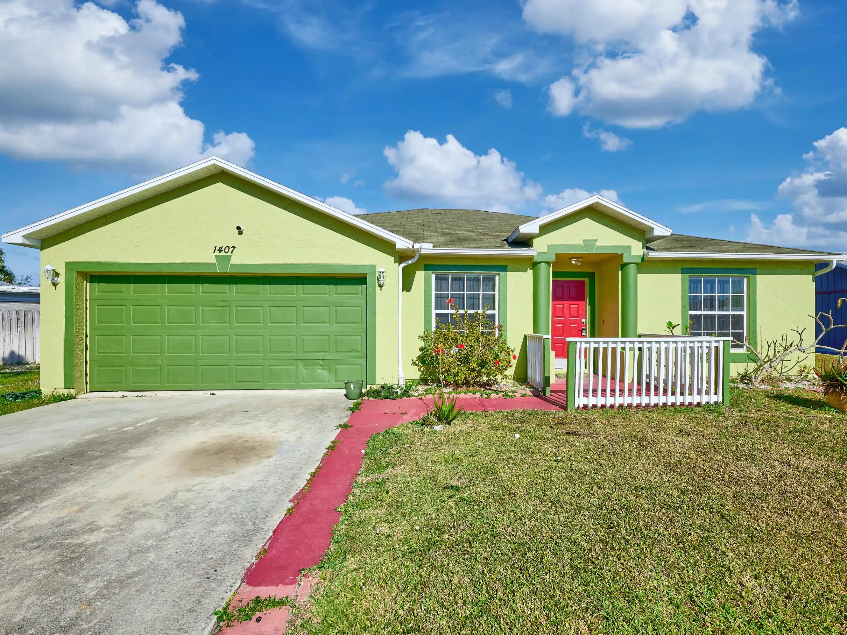 Photo 1 of Single family home for sale at 1407 Se Grapeland Ave, Port St Lucie, FL 34952 | MLS# R11146985 | Listing updated on 2026-10-31