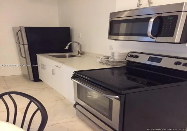 2nd image of 842 Meridian Ave, Miami Beach, FL 33139