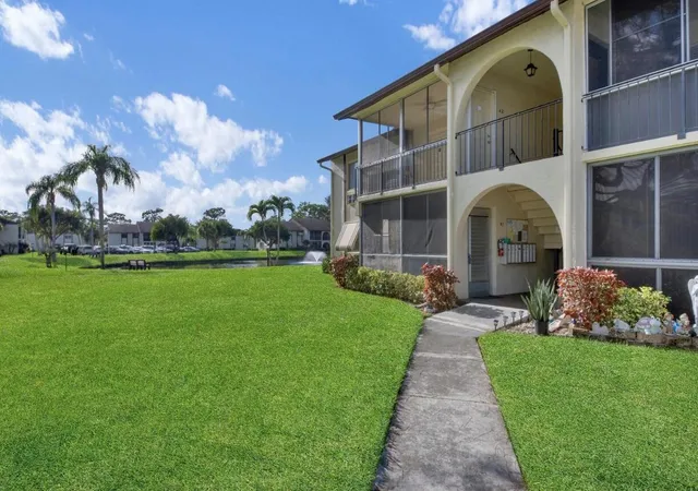2nd image of 3527 La Palmas Ct #A-1, Greenacres, FL 33463 | MLS# R11147127