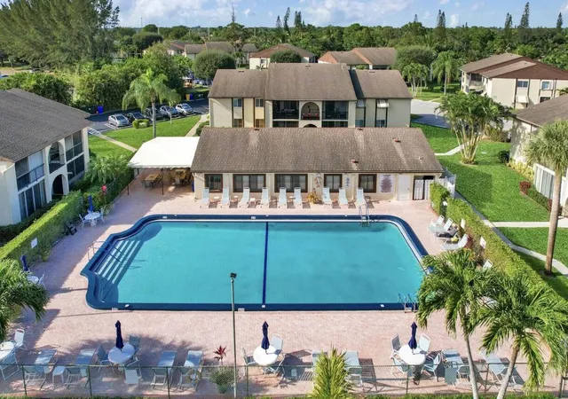 2nd image of 3527 La Palmas Ct, Greenacres, FL 33463