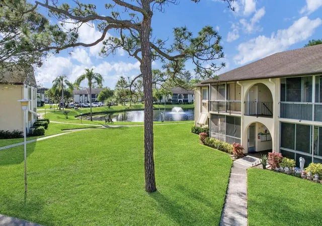 9th image of 3527 La Palmas Ct #A-1, Greenacres, FL 33463 | MLS# R11147127