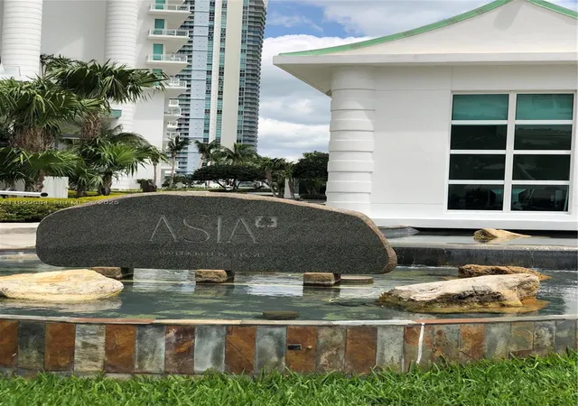 2nd image of 900 Brickell Key Blvd #1602, Miami, FL 33131 | MLS# A11929584