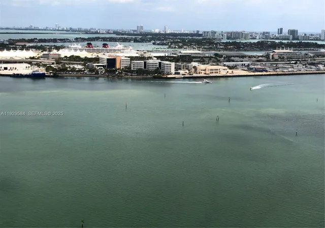5th image of 900 Brickell Key Blvd #1602, Miami, FL 33131 | MLS# A11929584