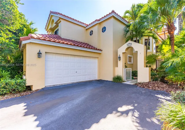 1st image of 10132 Nw 4th St, Plantation, FL 33324 | MLS# A11928304
