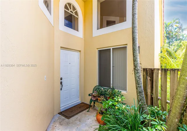 2nd image of 10132 Nw 4th St, Plantation, FL 33324 | MLS# A11928304