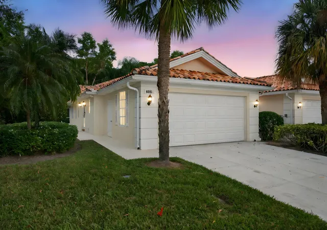Photo 2 of Sale Pending at 8381 Se Double Tree Dr, Hobe Sound, FL 33455 | MLS# R11147250 | Listing updated on 2026-10-10