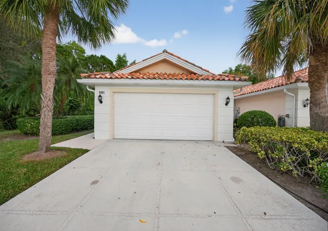 Photo 3 of Sale Pending at 8381 Se Double Tree Dr, Hobe Sound, FL 33455 | MLS# R11147250 | Listing updated on 2026-10-10