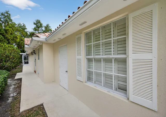 Photo 3 of Sale Pending at 8381 SE Double Tree Dr, Hobe Sound, FL 33455 | MLS# R11147250 | Listing updated on 2026-10-10