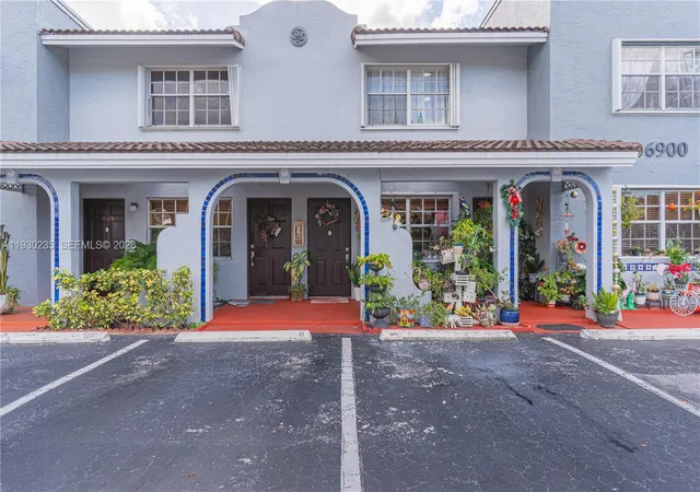 Homes for sale in Hialeah, FL | 6900 Nw 173Rd Dr #1108, Hialeah, FL 33015 | MLS# A11930235