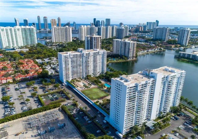 2nd image of 2851 Ne 183rd St E #2211, Aventura, FL 33160 | MLS# A11929398