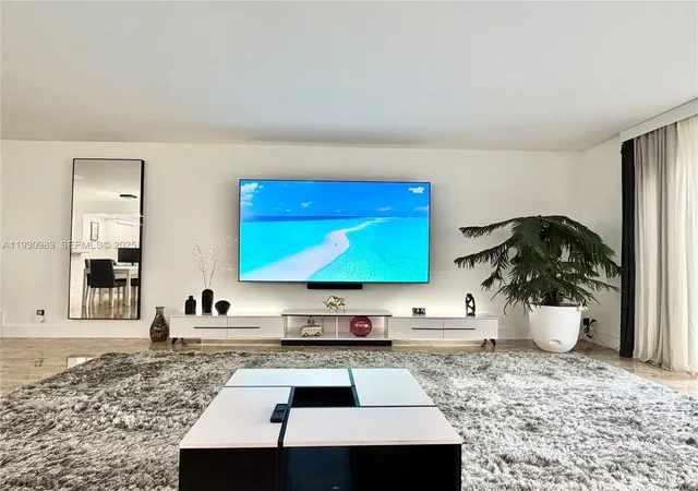 4th image of 934 Ne 27Th Ave, Hallandale Beach, FL 33009 | MLS# A11930983