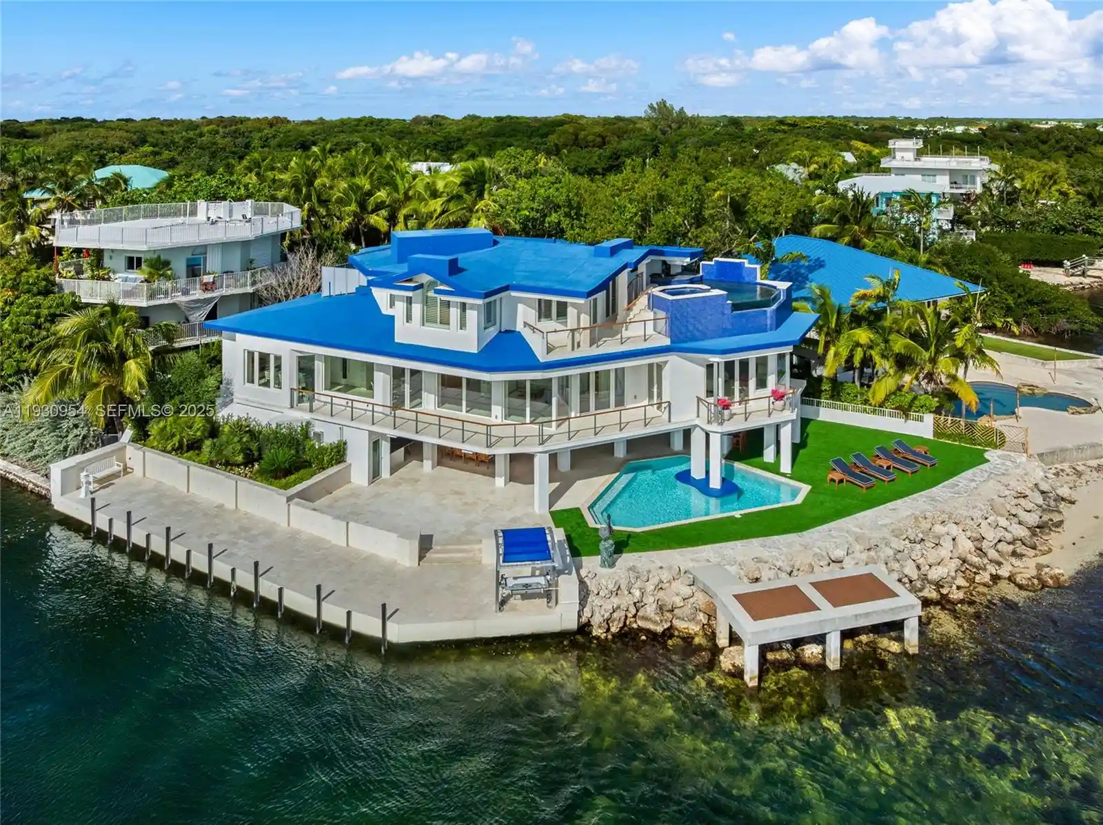 Single family home for sale at 180 Pompano Dr, Key Largo, FL 33037 | MLS# A11930954