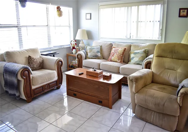2nd image of 9141 Sunrise Lakes Blvd, Sunrise, FL 33322