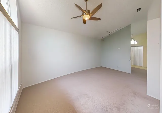 4th image of 1184 Nw Lombardy Dr, Port St Lucie, FL 34986 | MLS# R11147789