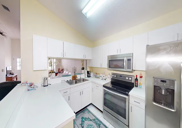 5th image of 1184 Nw Lombardy Dr, Port St Lucie, FL 34986 | MLS# R11147789