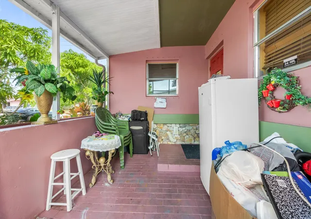 Homes for sale in Lantana, FL | 1408 W Broome St, Lantana, FL 33462 | MLS# R11147513
