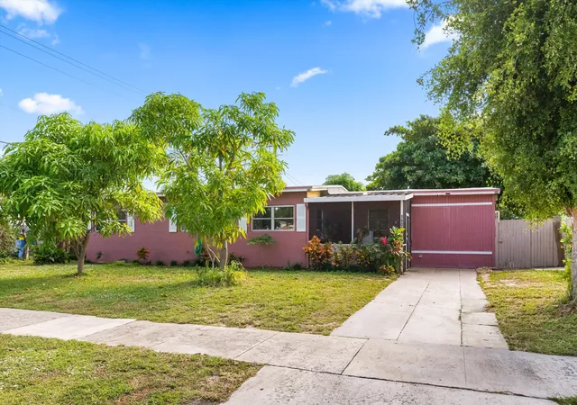 Homes for sale in Lantana, FL | 1408 W Broome St, Lantana, FL 33462 | MLS# R11147513