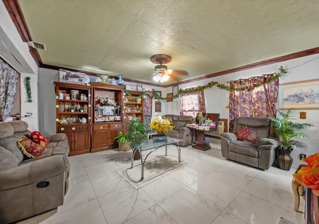 Homes for sale in Lantana, FL | 1408 W Broome St, Lantana, FL 33462 | MLS# R11147513