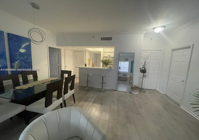 4th image of 3105 Ne 184Th St #7202, North Miami Beach, FL 33160 | MLS# A11931519
