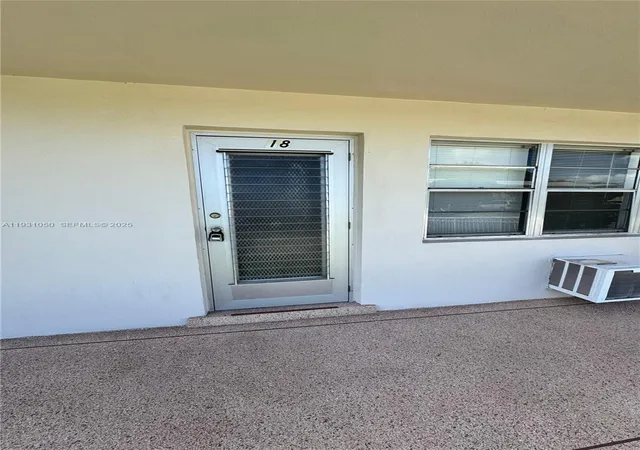 2nd image of 18 Hastings B 18 #18, West Palm Beach, FL 33417 | MLS# A11931050