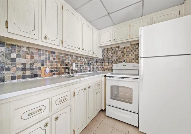 4th image of 79 Suffolk B 79 #79, Boca Raton, FL 33434 | MLS# A11931067
